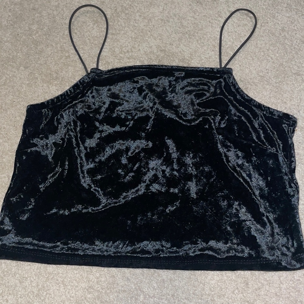 Black cropped tank top